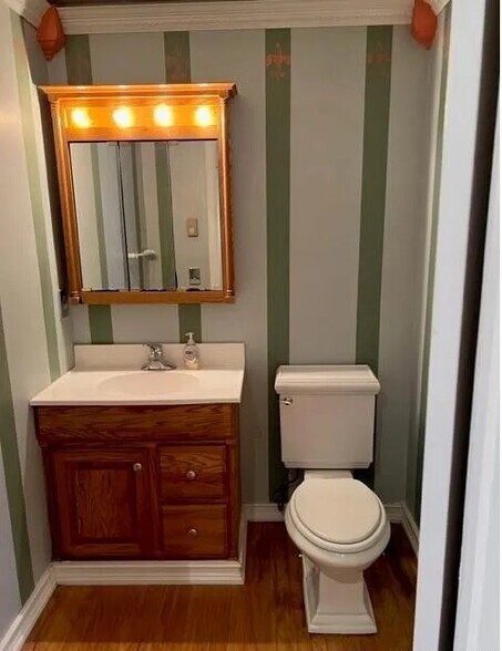 Building Photo - 183 Loomis Dr