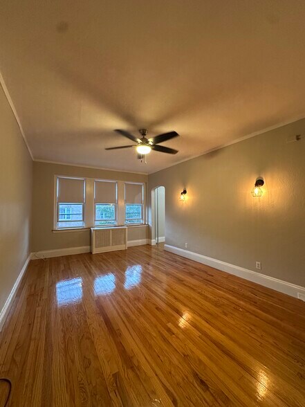 Primary Photo - 53 Strathmore Rd