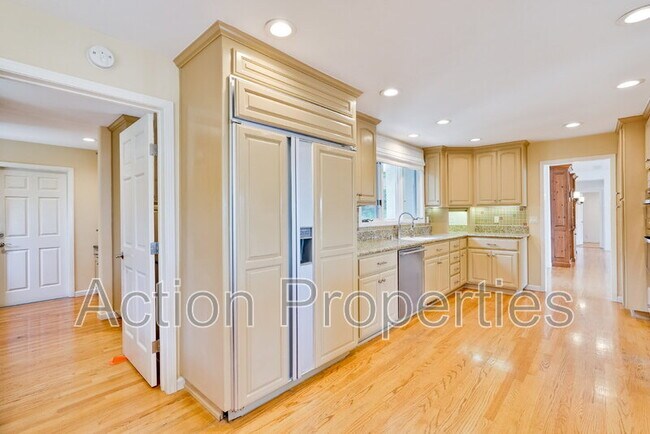 Building Photo - 15350 Norton Rd