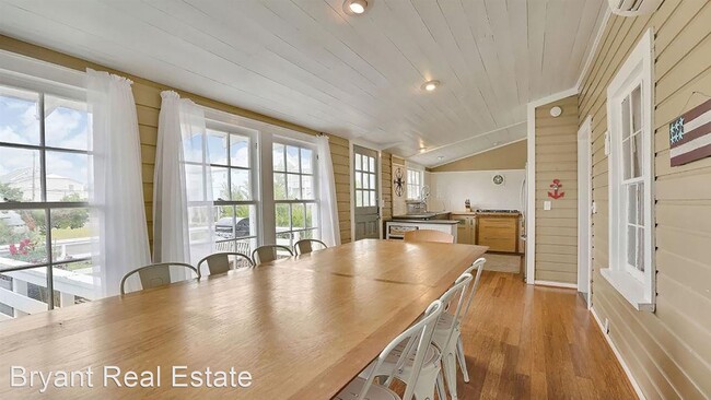 Building Photo - 3 br, 3 bath House - (C224) 719 Carolina B...