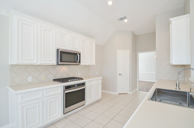 Building Photo - 2123 Thistlerock Ln