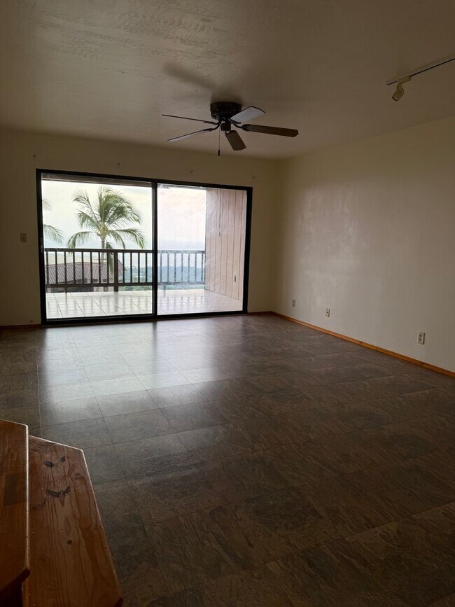 Building Photo - For Rent | 2 Bedroom, 2 bathroom Condo in Kona Eastwind with 1 assigned parking stall