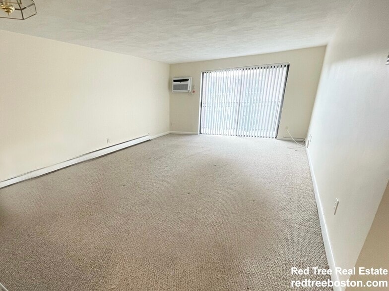 Building Photo - 245 Main St