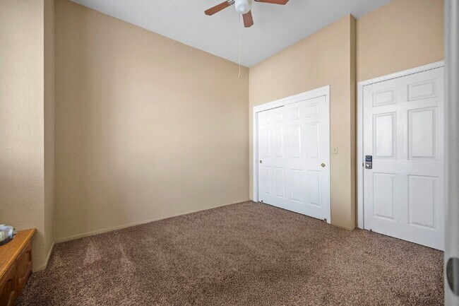 Building Photo - 516 Carrigane Way