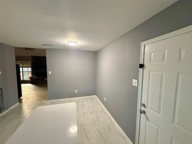 Building Photo - 24023 Red Sky Dr
