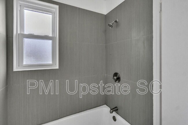 Building Photo - 3706 E North St