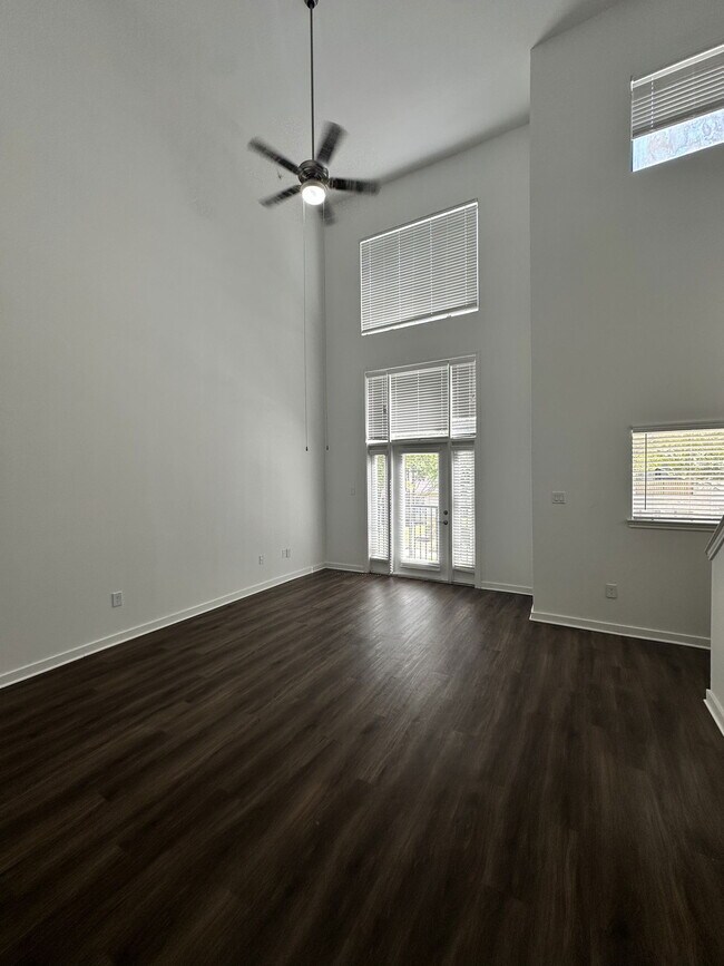 Building Photo - 6740 Davidson St