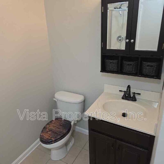 Building Photo - 737 N Hite Ave