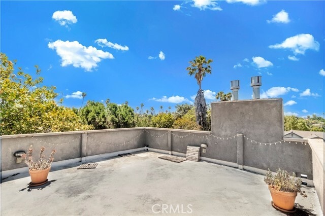 Building Photo - 1419 Angelus Ave