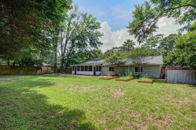 Building Photo - 1307 Bob White Dr