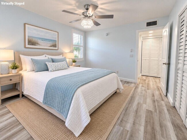Building Photo - 7625 Sun Island Dr S