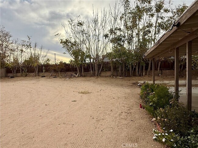 Building Photo - 18693 Albany St