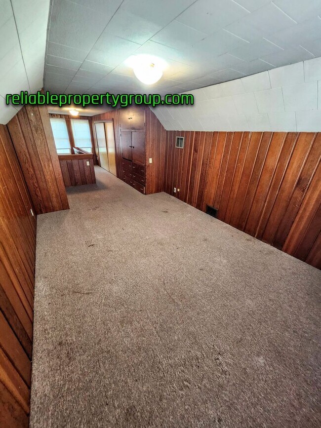 Building Photo - New Listing in Fort Wayne