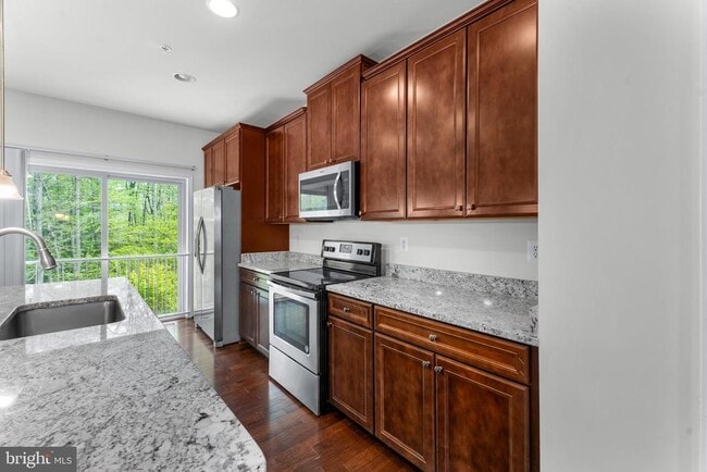 Building Photo - 644 Shore Forest Dr