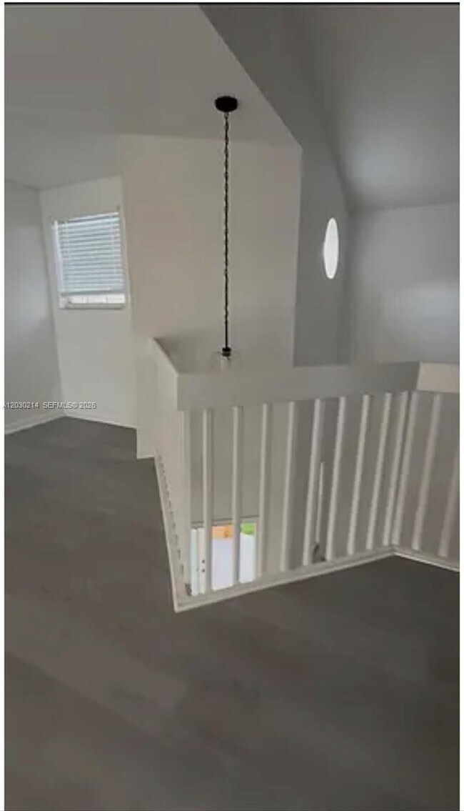 Building Photo - 127 SW 159th Way