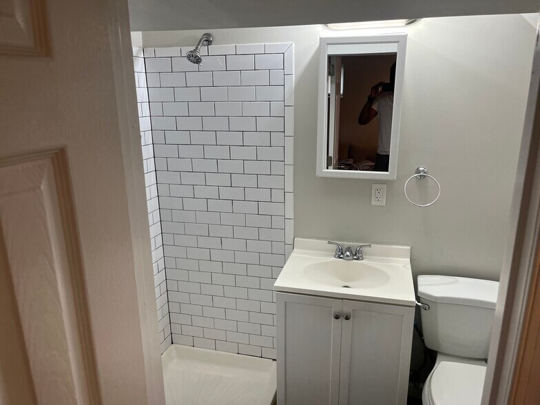 3rd Bathroom - 3108 M Pl SE
