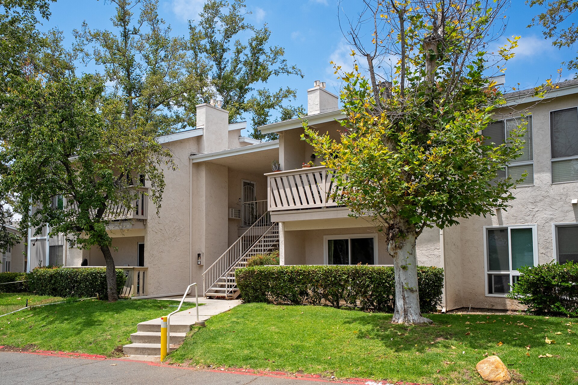 Building Photo - 520 Sandalwood Pl
