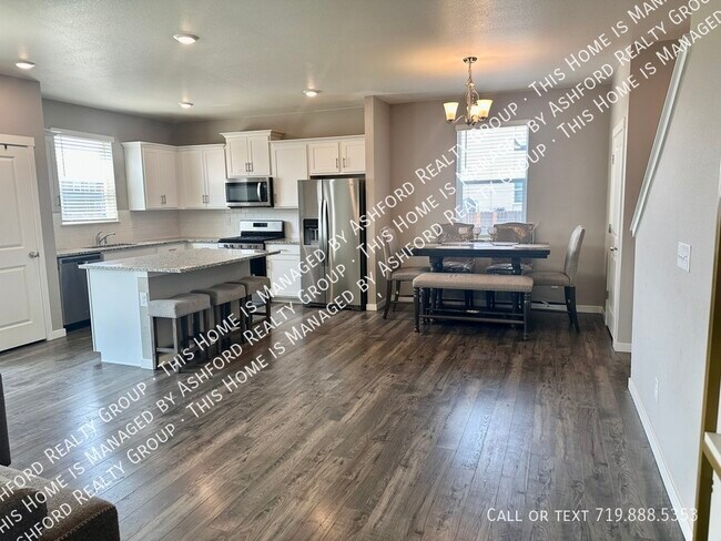 Building Photo - 10225 Castor Dr
