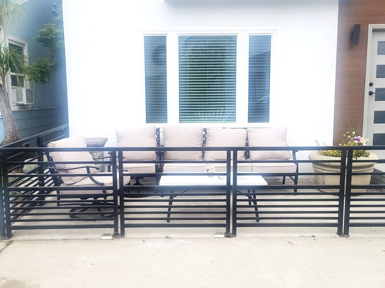 Building Photo - 211 13th St