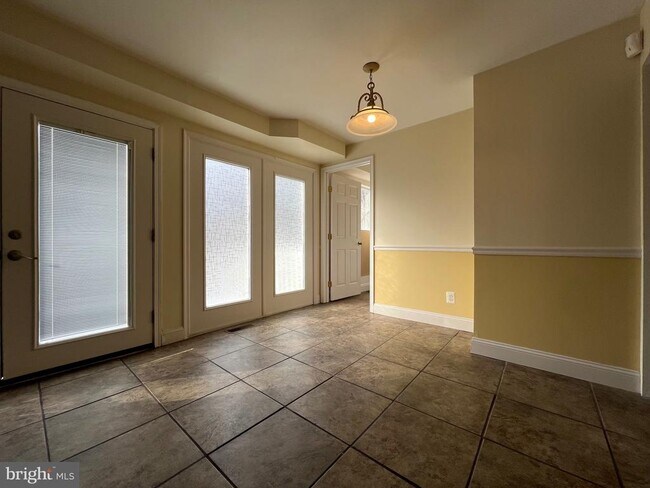 Building Photo - 5975 Port Tobacco Rd