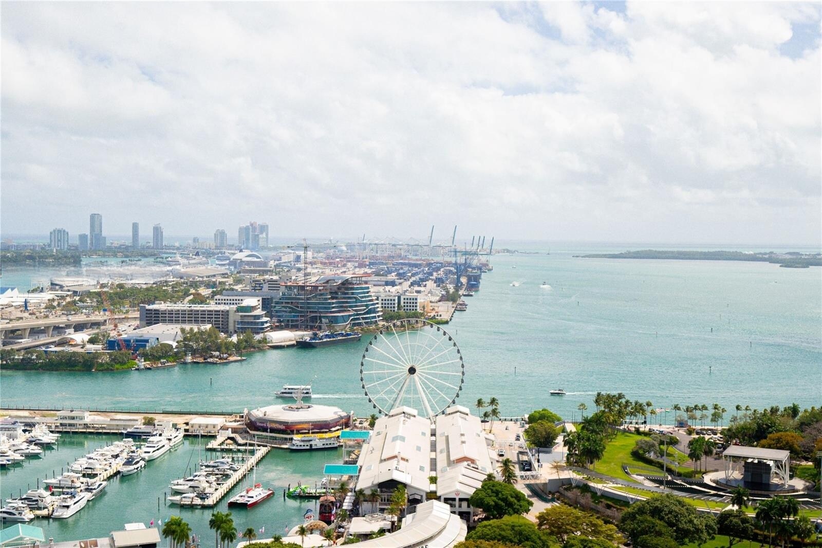 Building Photo - 398 NE 5th St