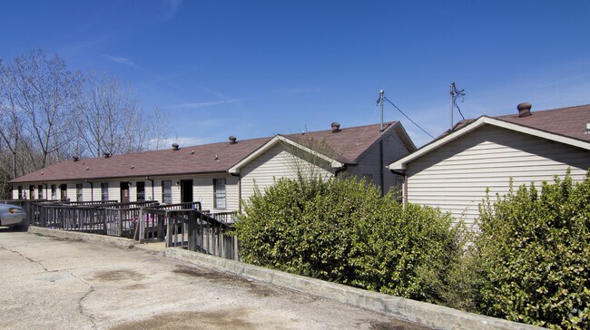 Building Photo - 704 Peachers Drive