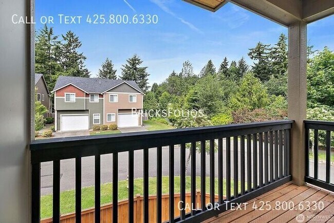 Building Photo - Discover Your Dream Corner Townhome in Olympia