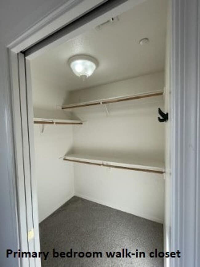 Building Photo - LAKE1335