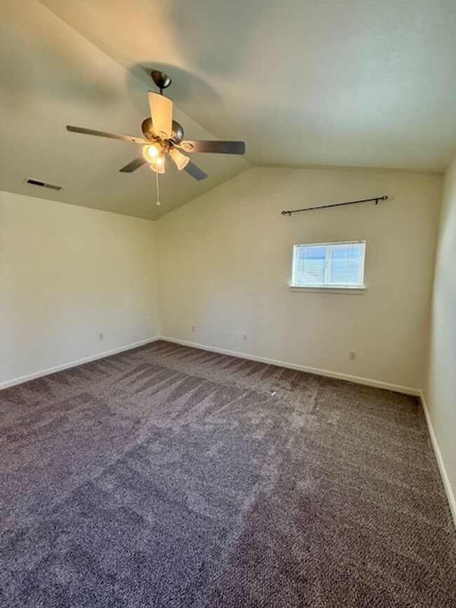 Building Photo - Lovely Corner Lot 3 Bedroom home with Land...