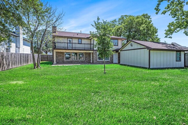 Building Photo - 7711 Antoine Dr