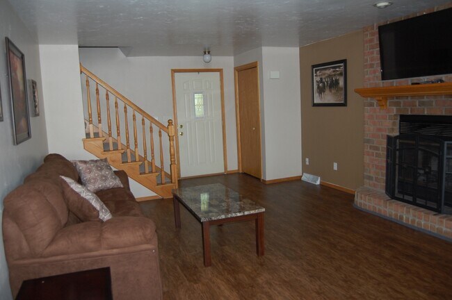 Building Photo - 3830 E River Dr