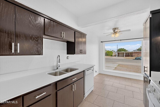 Building Photo - 5108 Yvette Ave