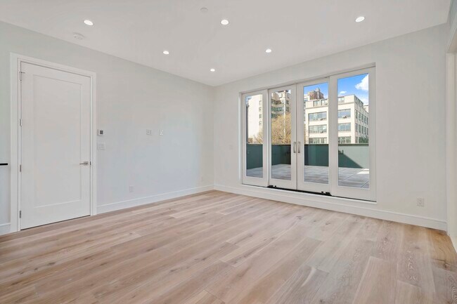 Building Photo - 45 Garnet St