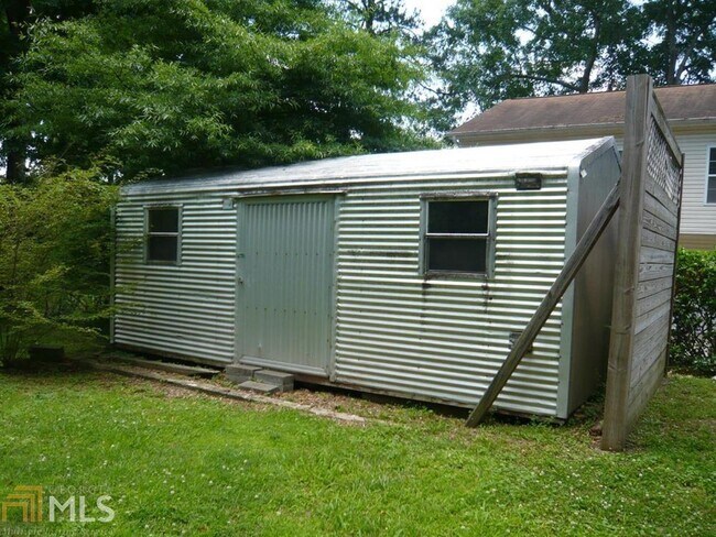 Building Photo - 208 Peachtree St