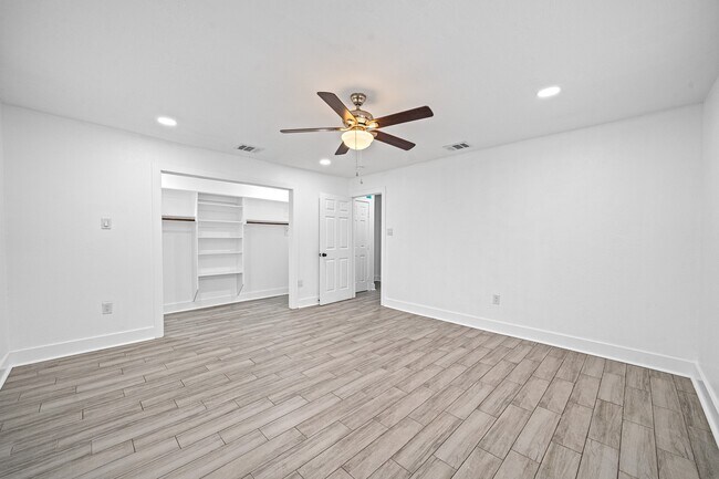 Building Photo - 4611 Idaho St