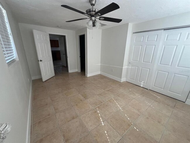 Building Photo - 3517 Garfield Dr