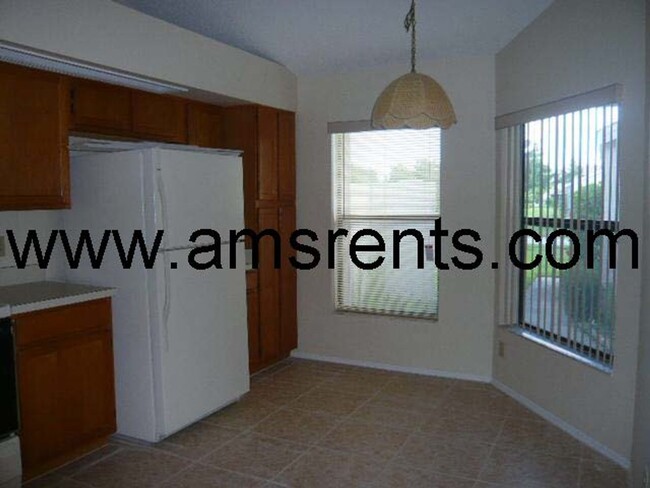 Building Photo - 3 bedroom Townhouse in Orlando