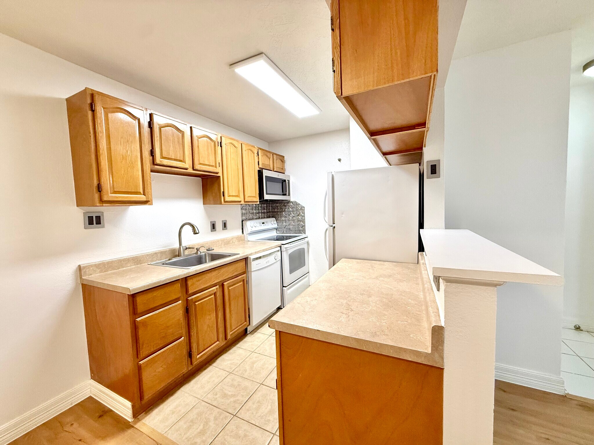 Building Photo - 2750 Holly Hall St