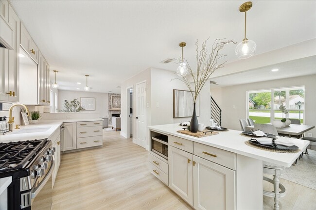 Building Photo - 7811 Ashwell Ct