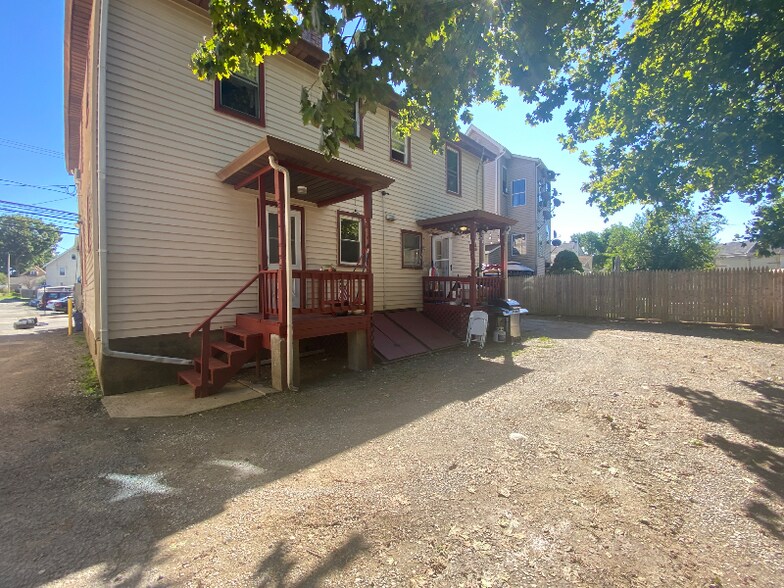 Building Photo - 275 S Main St