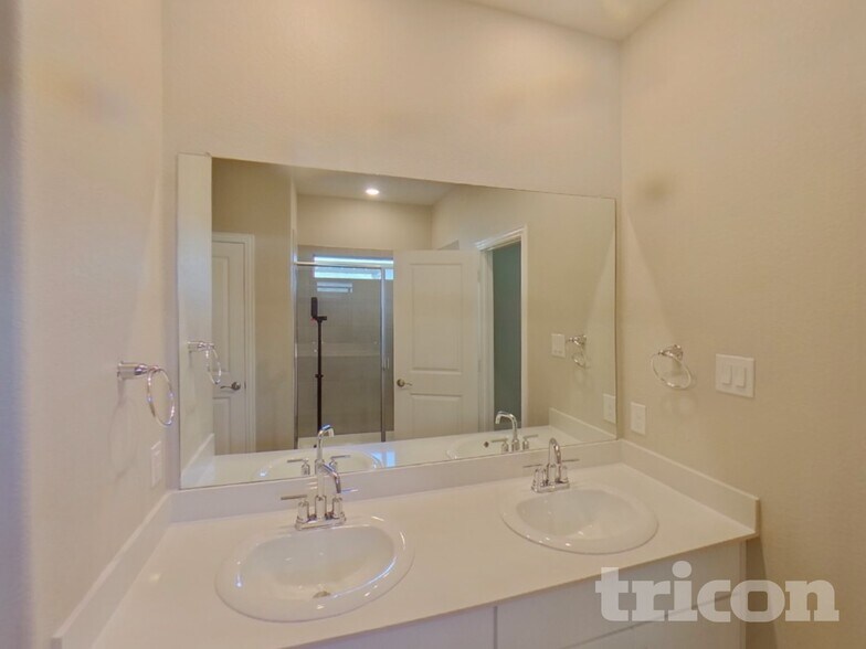Building Photo - 6124 Tawakoni Ln