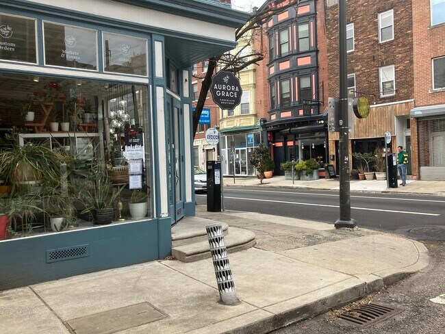 Building Photo - 420 Gaskill St