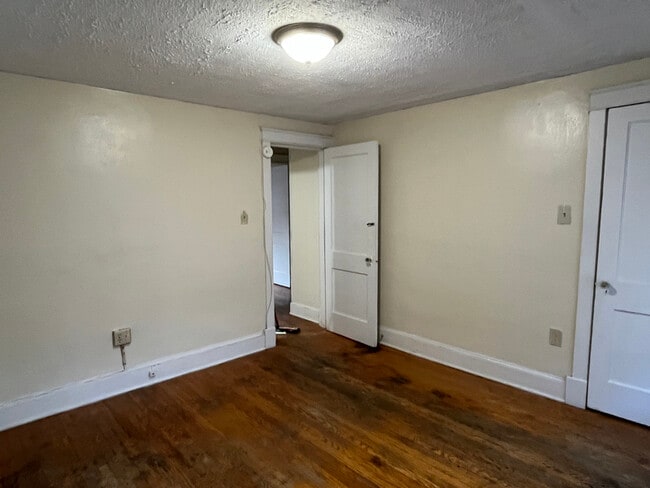 Building Photo - 609 Smithfield Ave