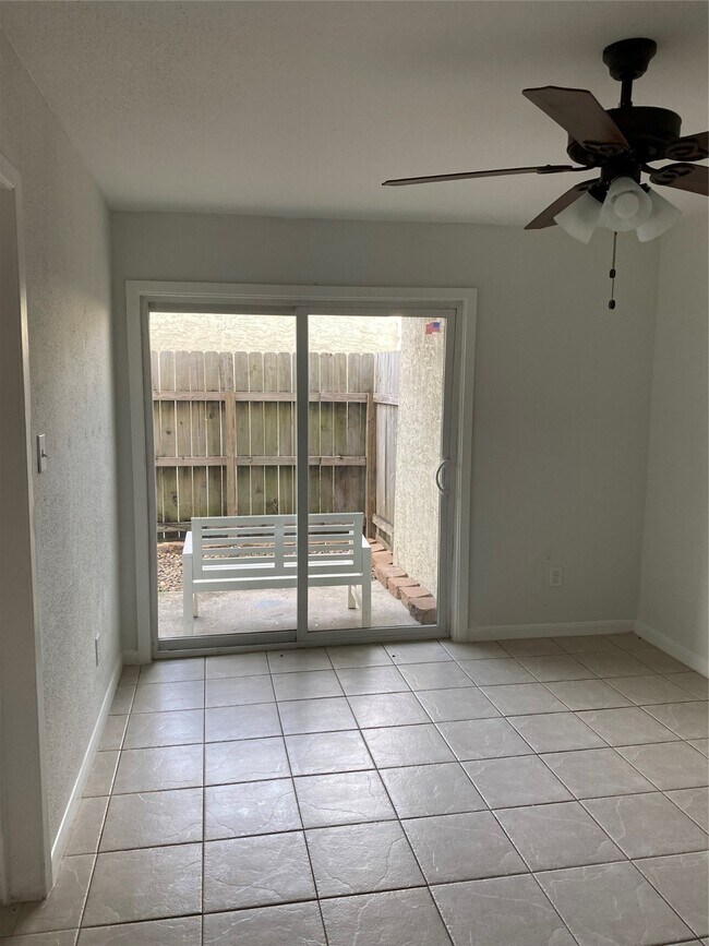 Building Photo - 10075 Westpark Dr