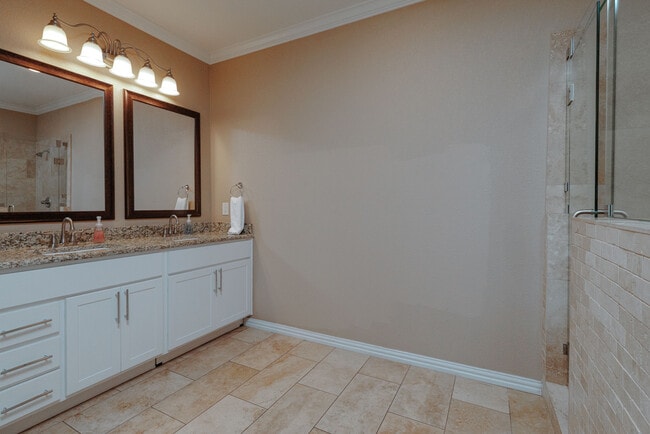 Building Photo - 3014 Falls Dr