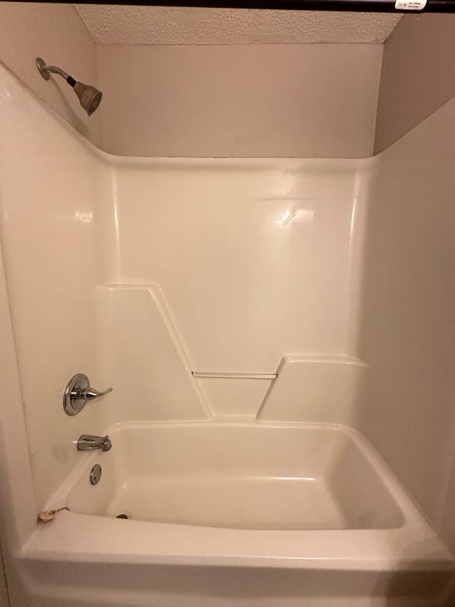 Building Photo - Briarwood West!!!  1/2 OFF FIRST MONTH REN...