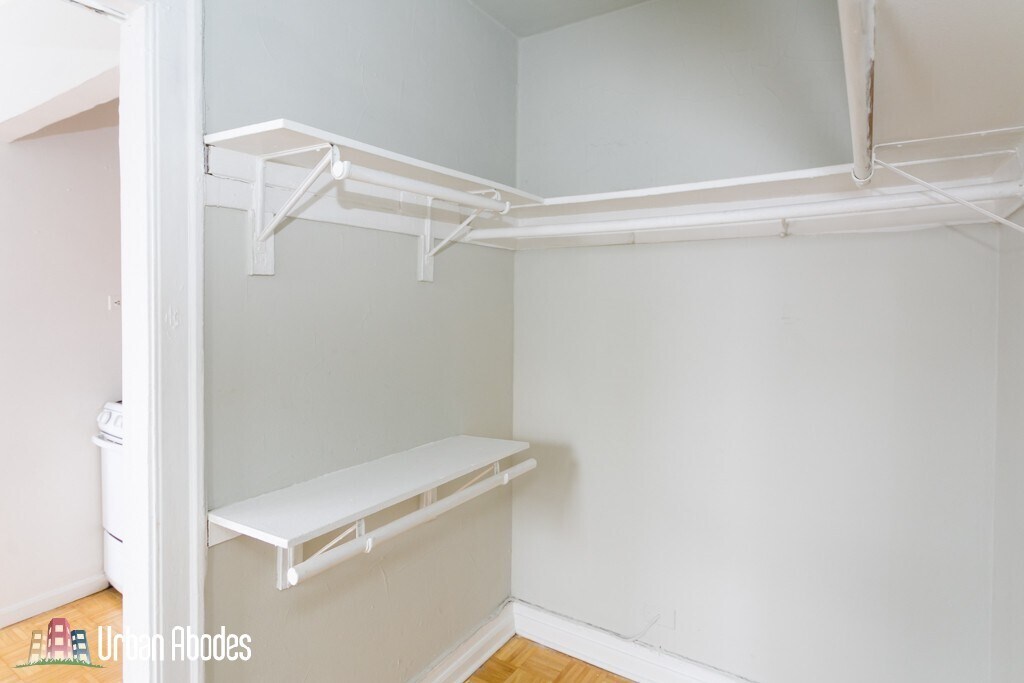 Building Photo - 701 W Belmont Ave