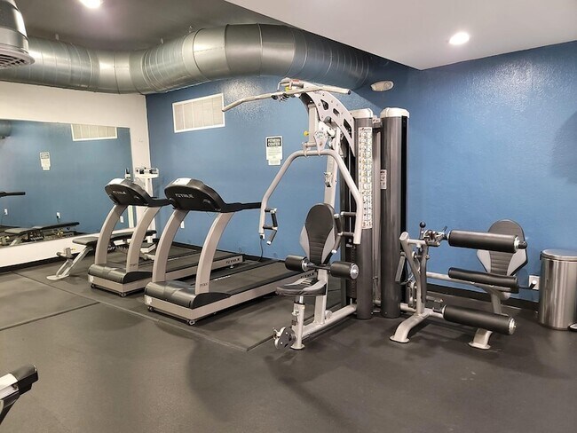 Building Photo - 401 Golden Isles Dr