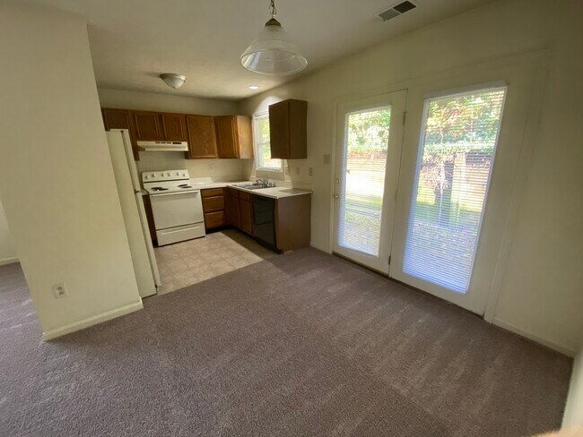 Building Photo - 2217 Overland Ct