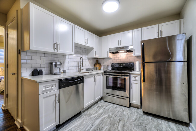 Kitchen - 1095 Alta Ave NE